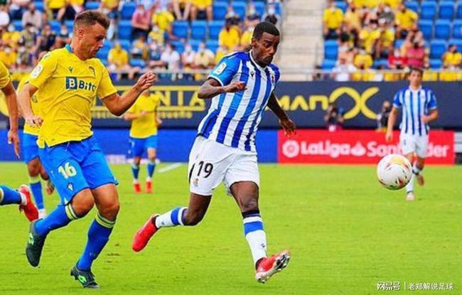 记者：阿莫林给年仅14岁的JJ-加布里埃尔随一线队训练的机会