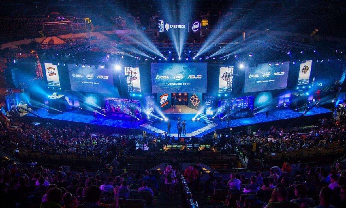 他在观察对 他在观察对