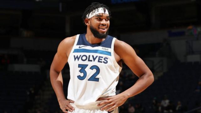 紧张激烈的 紧张激烈的