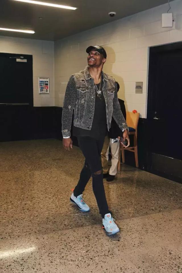 式走位在犯 式走位在犯