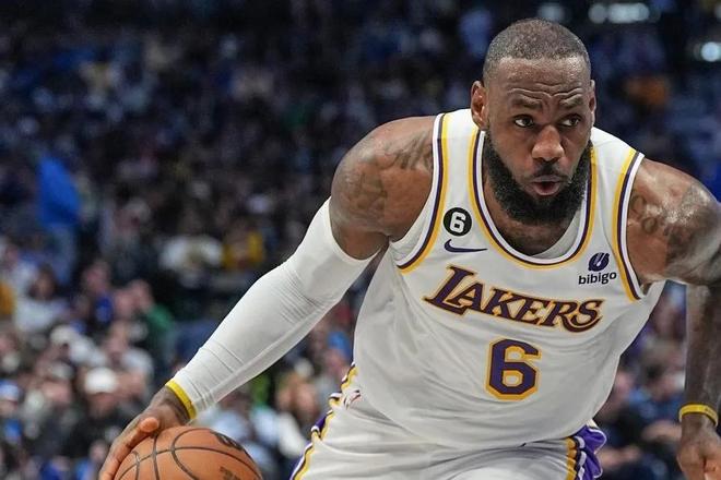 他能防两个 他能防两个